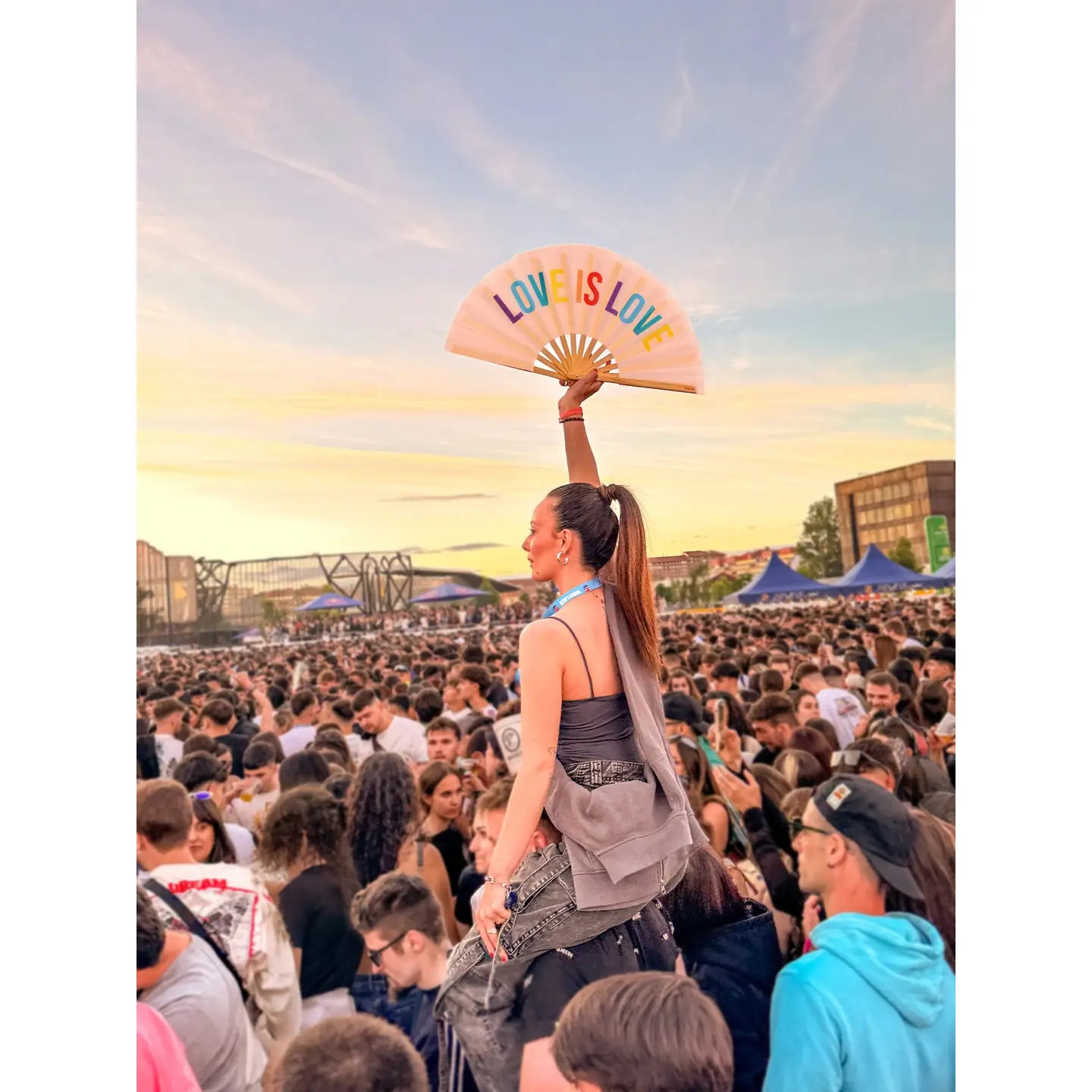 Abanico Tamaño XL Love is love